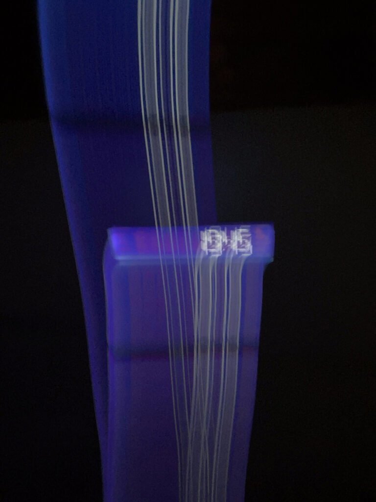 Blue White Light 1 - Photographie couleur, lumiere bleue et blanche